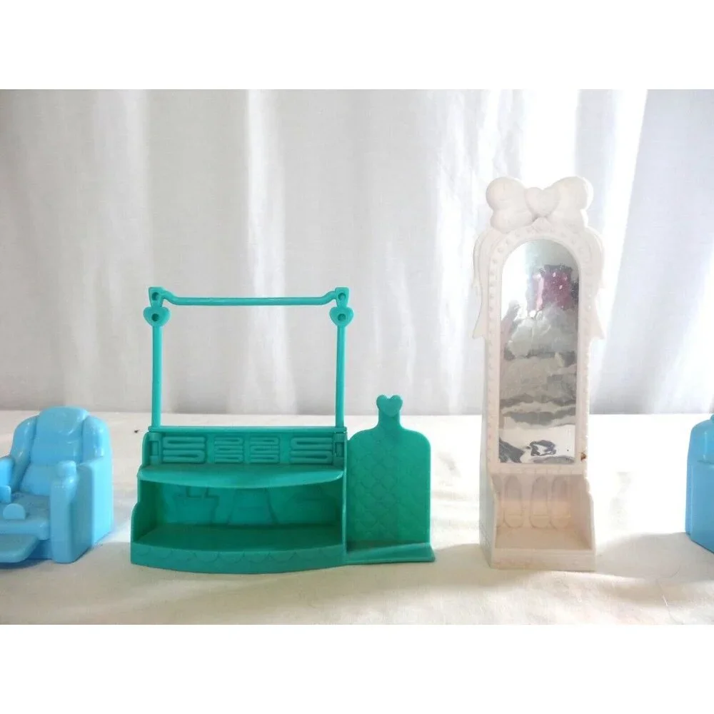 Shopkins Shopville Super Mall Shoppies Figures Acces Furniture and 4 Rare shopki